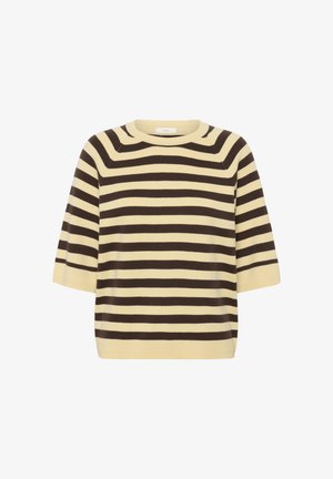 Rövid ujjú, bézs színű pulóver sötétbarna vízszintes csíkokkal és kerek nyakkivágással, fehér háttér előtt.