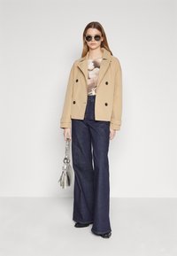 JDY JDYCAMILLA SHORT BELT JACKET  - Letná bunda - incense
