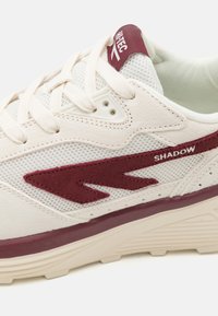 HI-TEC HTS74 SHADOW UNISEX  - Trainers - madder brown/gardenia