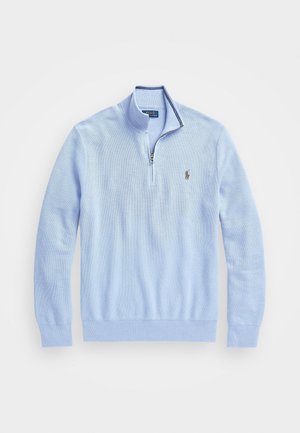 Lichtblauwe trui met lange mouwen, gemaakt van gebreide stof, met een kwart-ritssluiting bij de kraag en een klein geborduurd Polo Ralph Lauren-logo op de borst.