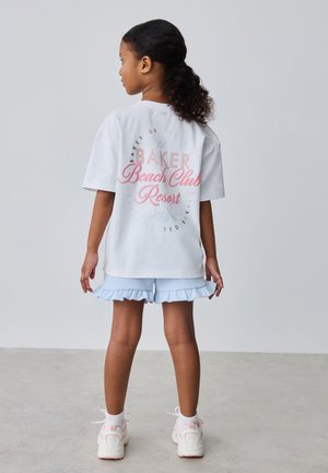 Baker by Ted Baker, REGULAR FIT - 2 PIECE OVERSIZED BACK GRAPHIC T-SHIRT & FRILL SHORT SET . - Træningsbukser - blue