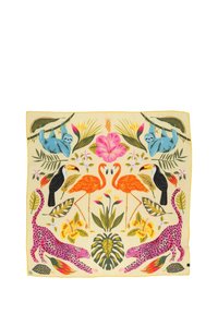 Foulard quadrato in seta con sfondo beige chiaro. Presenta vivaci disegni di animali e fiori, tra cui bradipi, fenicotteri e leopardi.