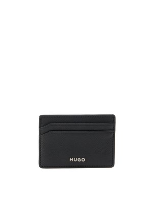 Porte-cartes HUGO en cuir noir texturé, avec plusieurs fentes horizontales pour cartes, présenté sur un fond blanc.