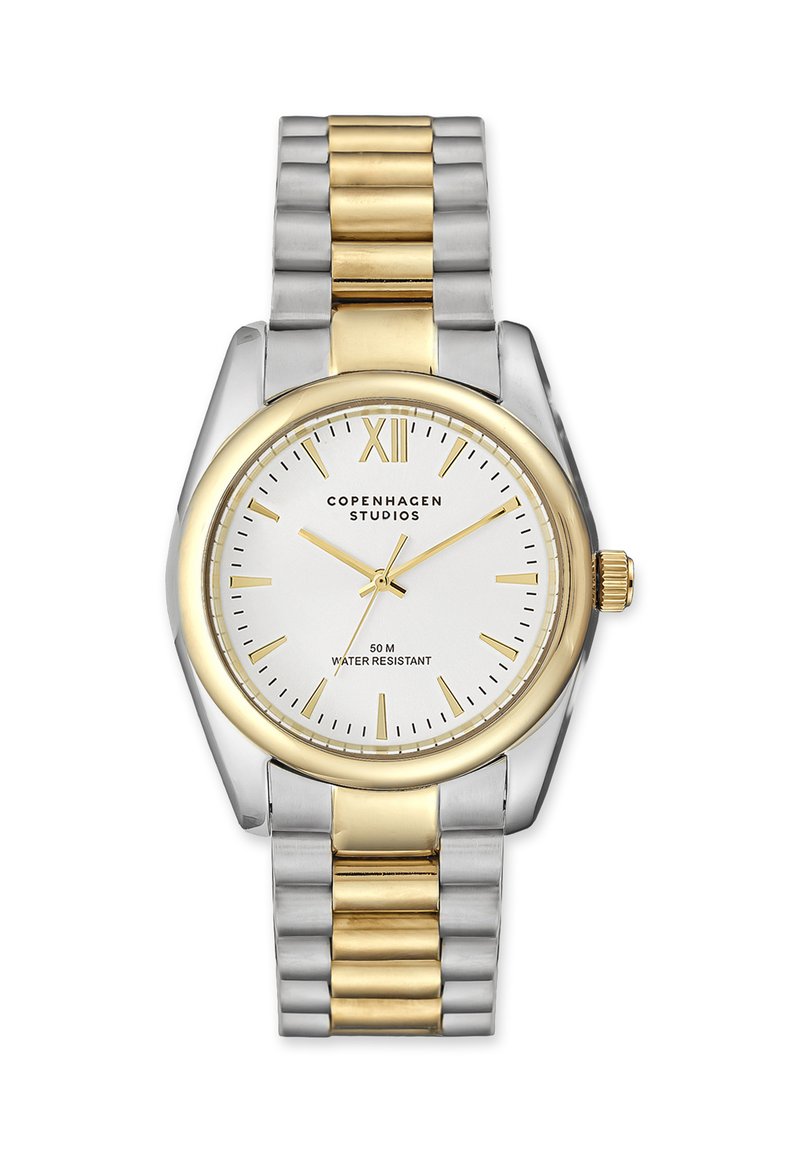 Zweifarbige Silber- und Goldmetall-Armbanduhr mit weißem Zifferblatt, goldenen Stundenmarkierungen und "Copenhagen Studios"-Branding, wasserdicht bis 50 Meter.