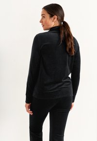 Cellbes of Sweden Sweatjacke - black