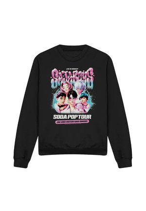 Black sweatshirt with colorful cartoon-style portraits of five people and text "LIVE IN CONCERT," "SODA POP TOUR," and character names below.