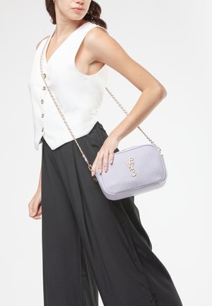 V73, BORSA A SPALLA CAMILLE. - Schoudertas - lilla