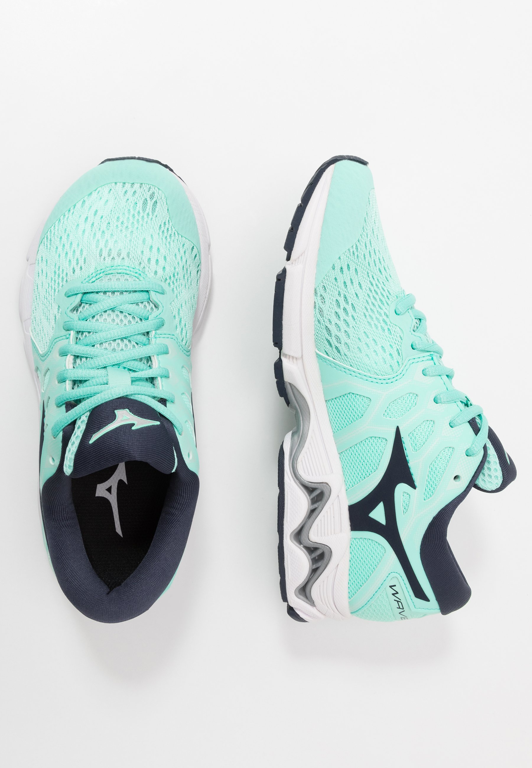 mizuno equate 4