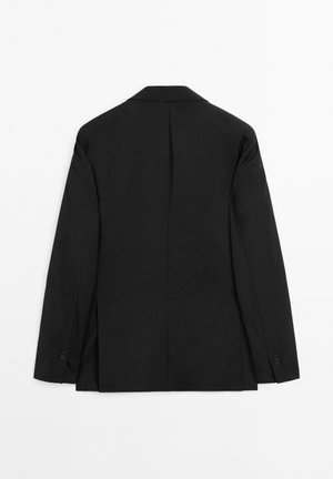 Zwarte blazer met een gestructureerd ontwerp, voorzien van een notch-lapels, lange mouwen en een enkele split aan de achterkant. Soepele stofstructuur.