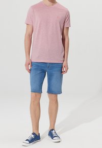 AC&CO / ALTINYILDIZ CLASSICS Print T-shirt - red