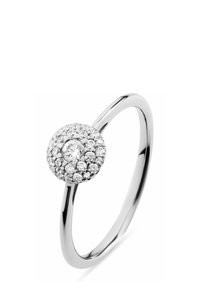 Silberring mit einem runden, funkelnden Cluster aus kleinen Diamanten in der Mitte, umgeben von einem Halo aus noch kleineren Diamanten. Glattes Banddesign.