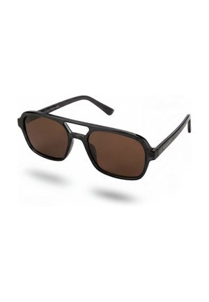 Schwarze rechteckige Sonnenbrille mit braunen getönten Gläsern und einer kleinen ausgeschnittenen Brücke auf weißem Hintergrund.
