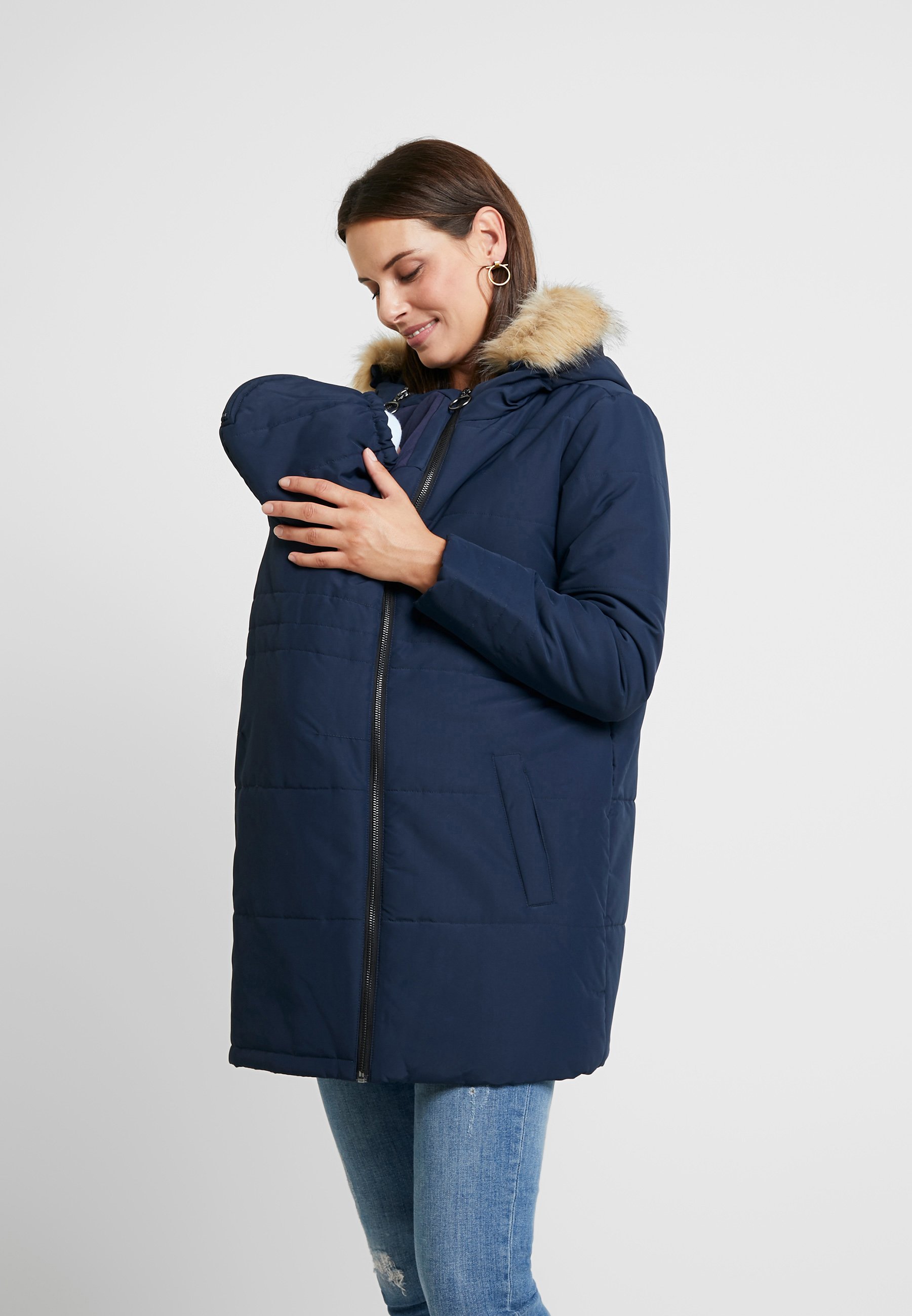 MAMALICIOUS MLLEXI PADDED JACKE 3IN1 Kort kåpe frakk MAMALICIOUS MLSHELLA 3IN1 TIKKA - Kort kåpe / frakk - navy blazer