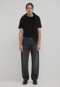 Calliope GIROCOLLO TINTA - T-shirt basic - nero