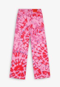 Roze spijkerbroek van denim met een tie-dye patroon en rode en blauwe vlekken. Wijdvallend ontwerp met twee achterzakken en een label op de taille.