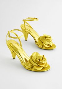 Next FOREVER COMFORT FLOWER - REGULAR FIT - Sandaalit nilkkaremmillä - lime green