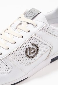 bugatti Sneakers - white