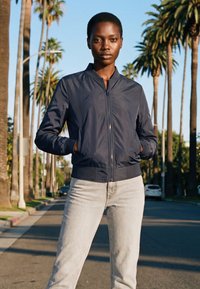 Urban Classics Bomberjacke - navy