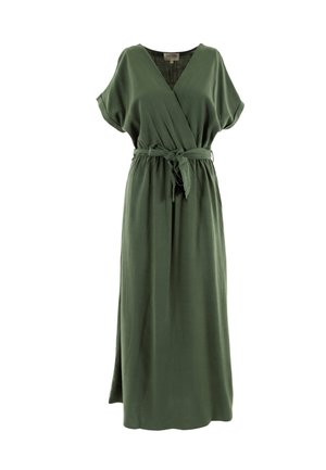 Vestido largo verde con mangas cortas, escote en pico y cintura atada. Hecho de una tela ligera con una textura suave.