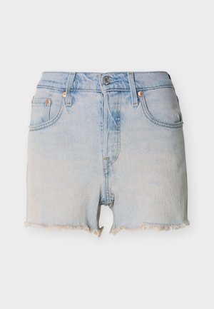 Svetlo modri denim kratke hlače z raztrganim robom, sprednjim gumbom, zadrgo in zasnovo s petimi žepi.