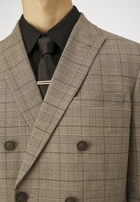Isaac Dewhirst THE FASHION PEAK SUIT - Κοστούμι - grey/black