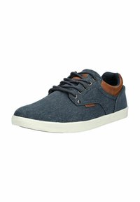 Sneakers in tela blu con accenti in pelle marrone, punta rotonda, suola in gomma bianca e chiusura con lacci. Superficie testurizzata con dettagli di cuciture.