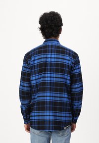 Karl Lagerfeld Jeans KLJ REGULAR CHECK SHIRT - Košeľa - klj blue/black