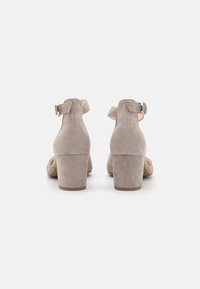 Gabor Klasiski papēži - beige