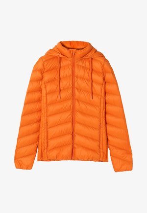 Oranžinė pūkinė striukė su užtrauktuku, kapišonu ir raišteliais. Yra siuvinėtas dizainas su horizontaliais siūlais ir sklandžia tekstūra.