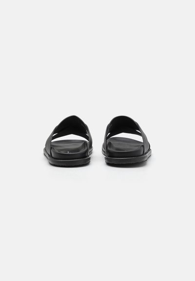 Stuart Weitzman BERKLEY - Pantolette flach - black