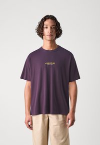 Jack & Jones JCOREFLECT TEE CREW NECK UNISEX - T-shirt print - plum perfect