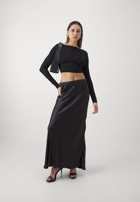 Gina Tricot SOFT TOUCH CROPPED TOP - Top dugih rukava - black
