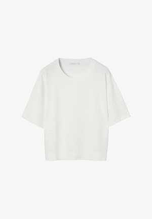 Hvid kortærmet strikket top med rund halsudskæring og diskrete horisontale ribstriber på ærmer og kant.