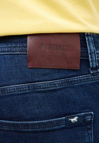 Mustang STYLE VEGAS - Jeans Slim Fit - blau