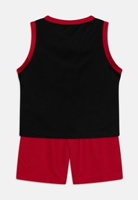 Jordan JORDAN 23 UNISEX SET - Shorts - black/gym red