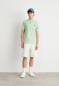Calvin Klein BUTTON - Poloskjorter - quiet green