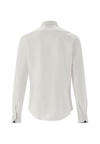 Weißes Langarmhemd mit Rückenschlitz, abgerundetem Saum und Knopfmanschetten. Glatte Textur und klassisches Kragen-Design, keine sichtbaren Muster oder Akzente.