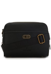Schwarze Leder-Umhängetasche mit strukturierter Oberfläche, goldfarbener Hardware, verstellbarem Riemen und geprägt auf der Vorderseite mit dem Markennamen.