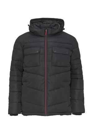 Doudoune noire avec capuche, fermeture éclair à l'avant et deux poches poitrine. Présente des coutures horizontales et des accents de fermeture éclair rouges.