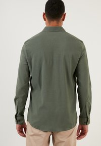 Buratti SLIM FIT - Camisa - khaki