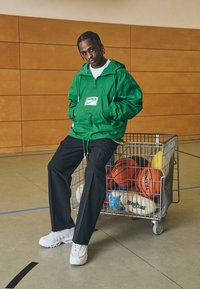 Nike Performance NBA BOSTON CELTICS ANORAK - Széldzseki - clover/white/clover