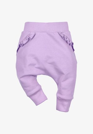 Pantalons harem en coton lavande avec une taille côtelée, des poches latérales froncées et des chevilles ajustées avec des poignets. Texture douce et lisse.