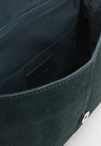 mint&berry Taška s příčným popruhem - teal