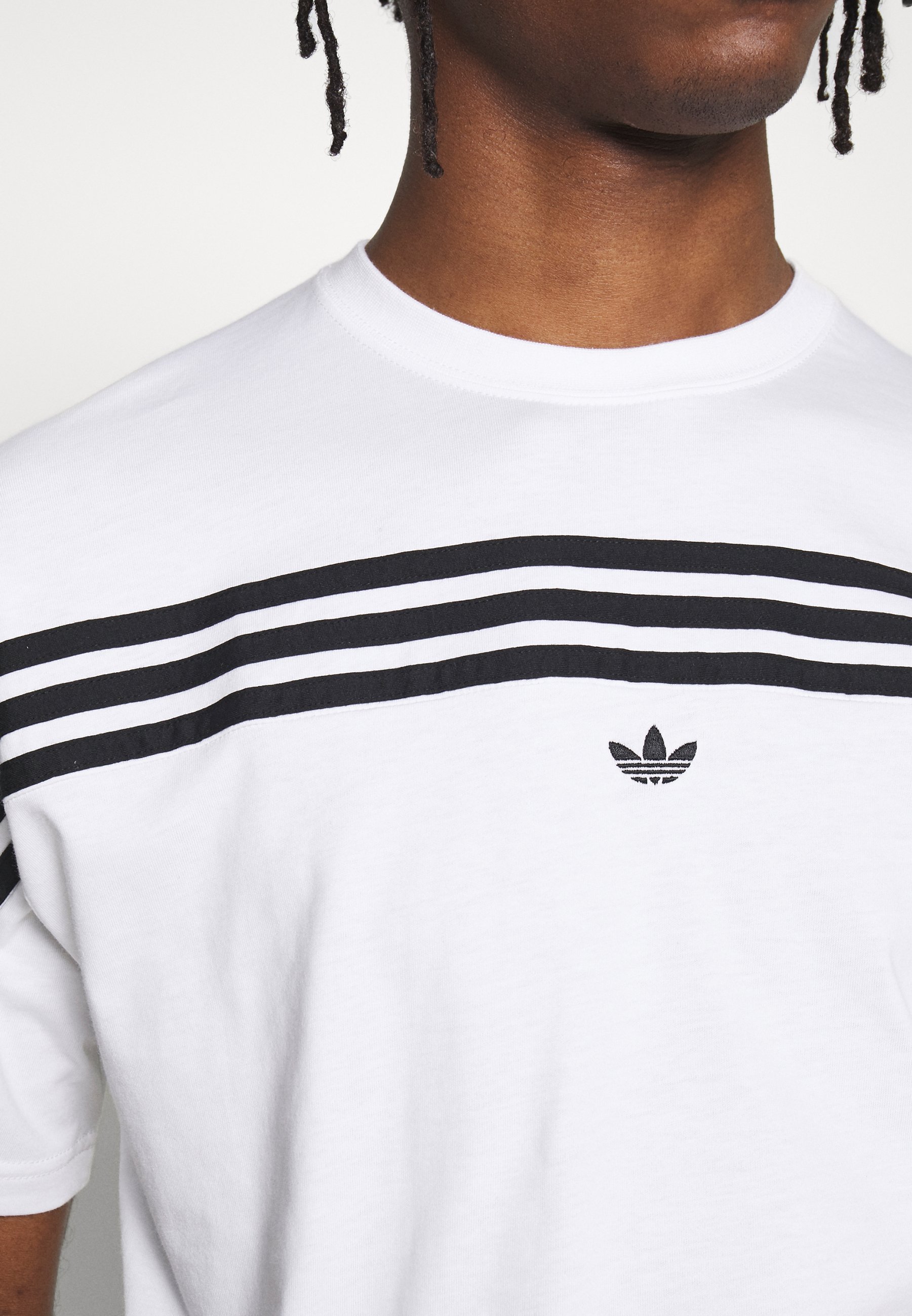 adidas Originals SPORT COLLECTION SHORT SLEEVE TEE T Shirt adidas Originals SPORT COLLECTION SHORT SLEEVE TEE T Shirt