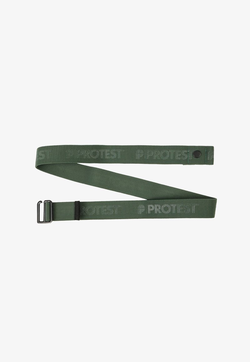 Zielony pasek wykonany z plecionego materiału, z metalową klamrą i zapięciem na guzik. Nazwa marki "PROTEST" subtelnie wydrukowana wzdłuż paska.