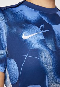 Nike Performance TOTTENHAM HOTSPURS ACADEMY TOP PREMATCH - Futbola krekls - binary blue/white
