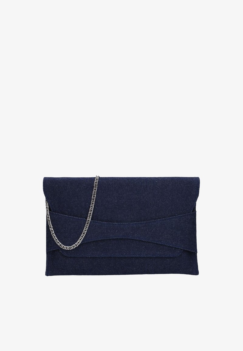 Marineblauw leren clutch met een omgevouwen klep, met een golvend ontwerp en een zilveren schouderband. Soepele textuur, gestructureerde vorm en minimalistische accenten.