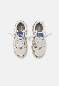 Geox DISNEY LILO STITCH WASHIBA GIRL - Sneakers - light ivory/avio