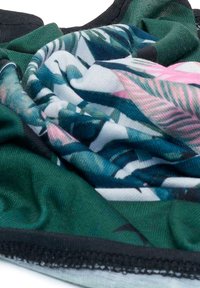 Blumenmusterstoff in Grüntönen, Rosa und Blau. Texturiertes, elastisches Material mit schwarzen Nähten und glatter Oberfläche.