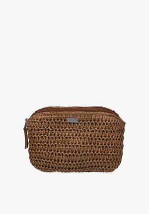 Bolsa cosmética marrón tejida con cierre de cremallera y pequeña placa metálica rectangular con el logo "ROXY" en el frente.